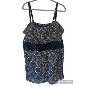 TORRID Size 3 Black and White Embellished Tank Top